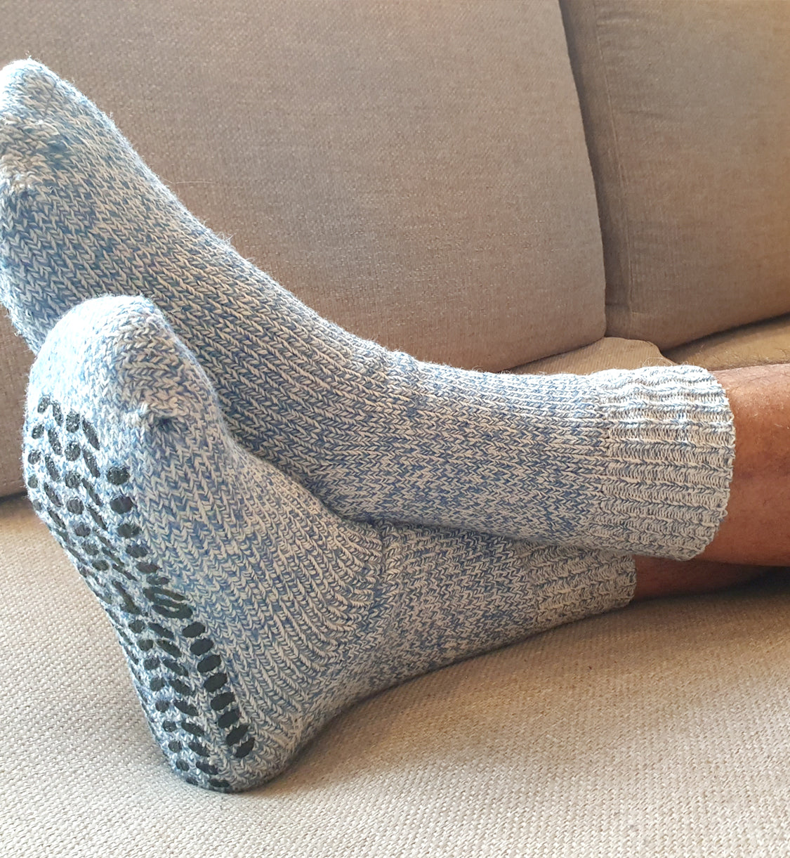 Blå kosesokker i ullmiks og med anti-skli