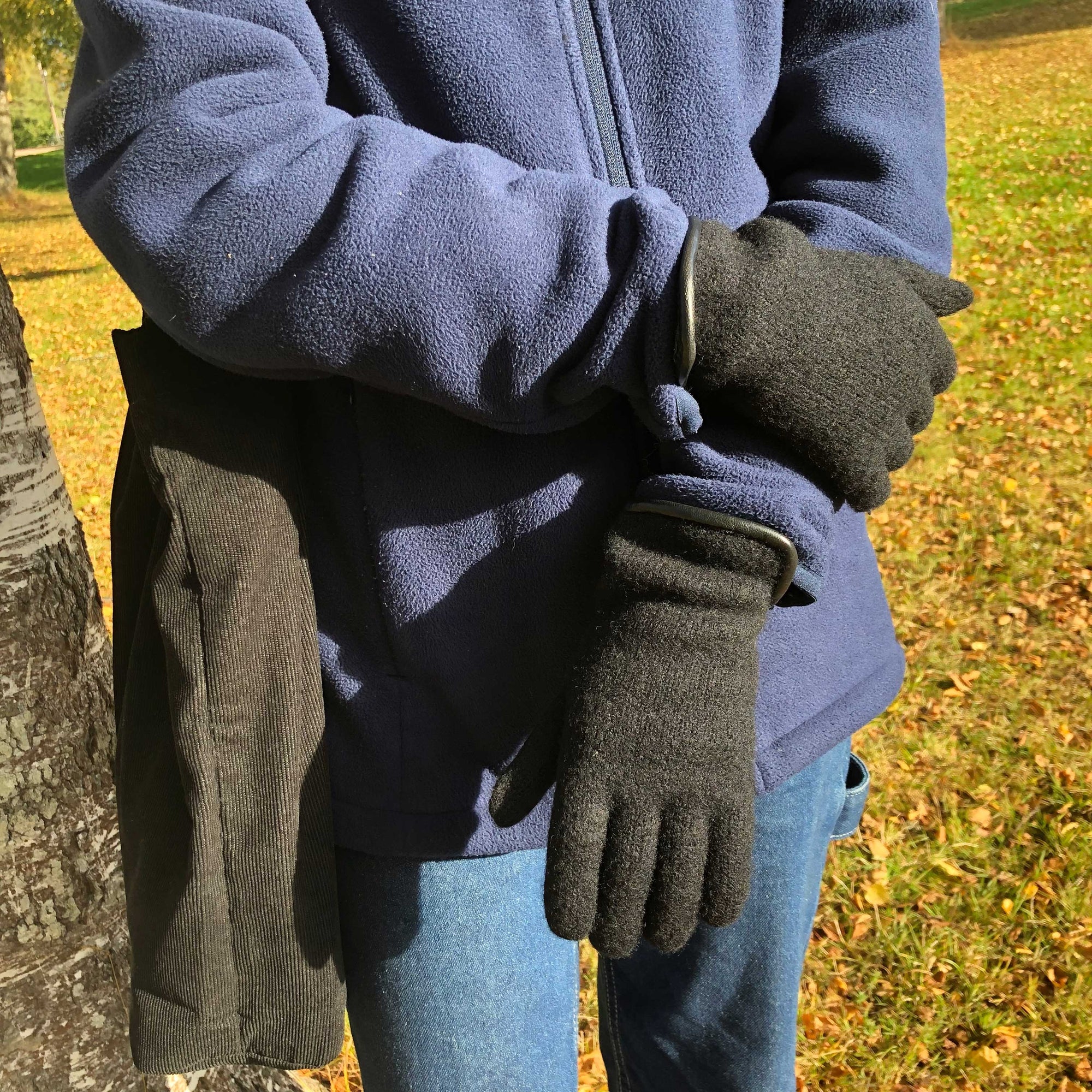 Women's felted 100% wool mitten, leather edge, unlined