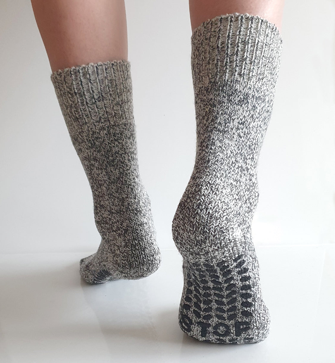 Kosesokker i ullmiks og med anti-skli