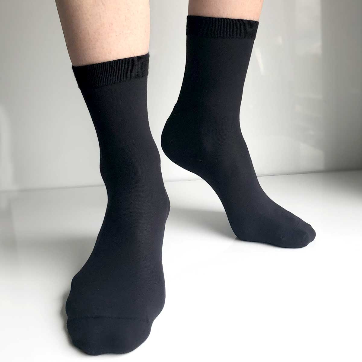 Extra thin and fine women's socks in 82% cotton