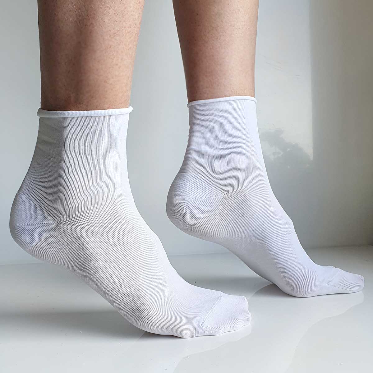 Beige bomullssokker med rullekant